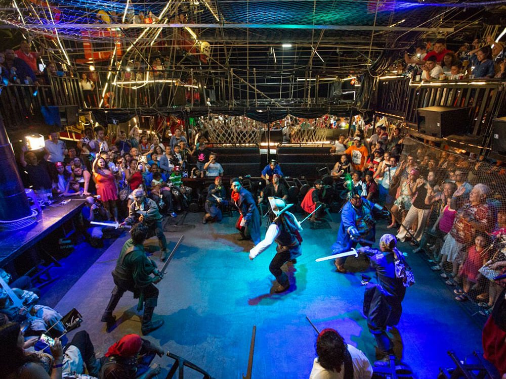 Capitan Hook Tour Dinner - Open Bar & Show - Image 9